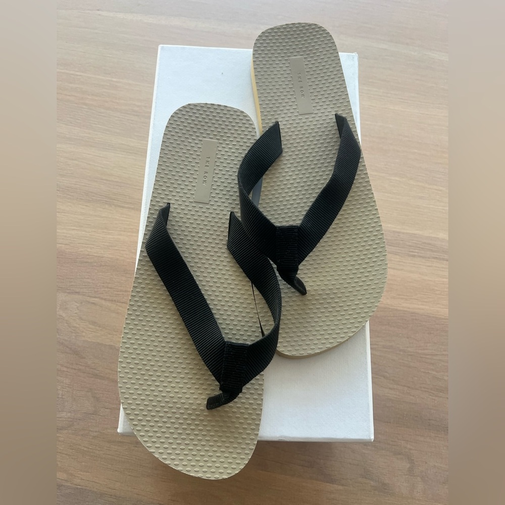 The Row beach Tan and Black Flip Flops sandals 40